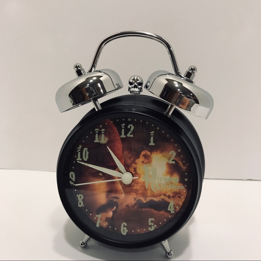 ♨️NEW Pirates of the Caribbean clock - Picture 1 of 5